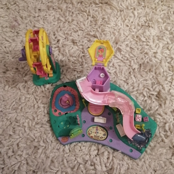 Vintage Fairground Polly Pocket play set. - Picture 3 of 3